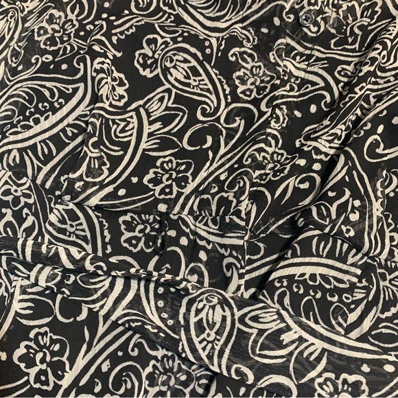 Calvin Klein Black and White Paisley Print Dress with Tie. Size 4 - Picture 4 of 13